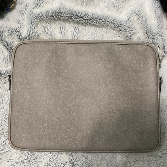 Michael Kors 13” laptop case - Picture 2 of 2